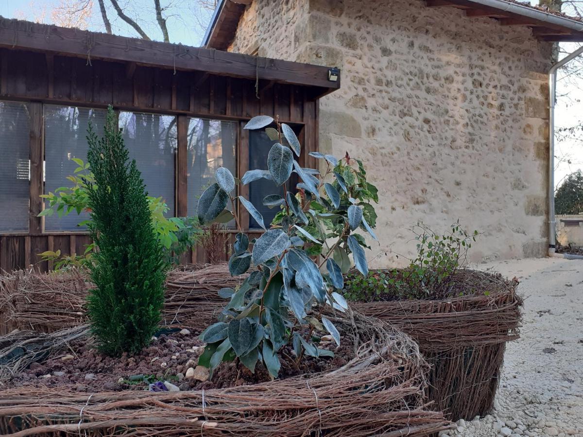Le Gite De La Cabane De L'Oiseau Couze-et-Saint-Front Bagian luar foto