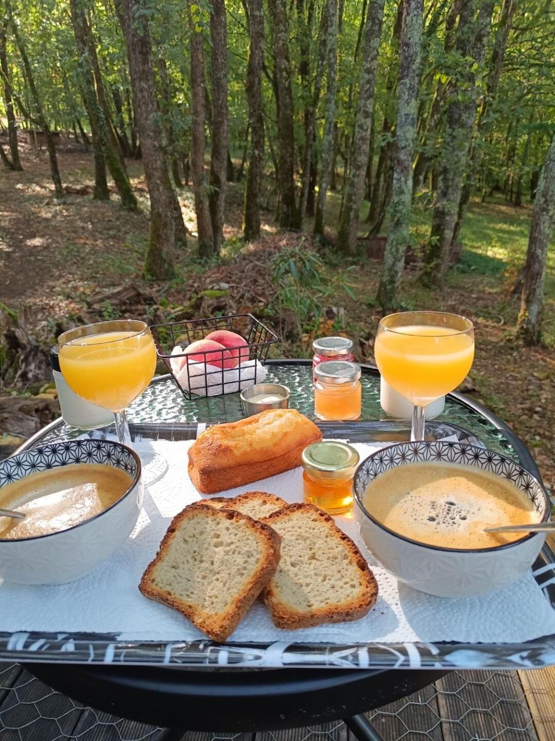 Le Gite De La Cabane De L'Oiseau Couze-et-Saint-Front Bagian luar foto
