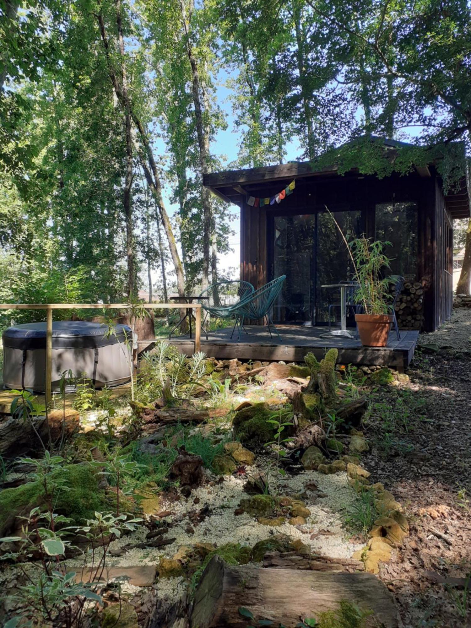 Le Gite De La Cabane De L'Oiseau Couze-et-Saint-Front Bagian luar foto